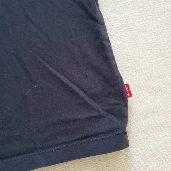 Levis black tee retro style spellout women's medium - Picture 3 of 8
